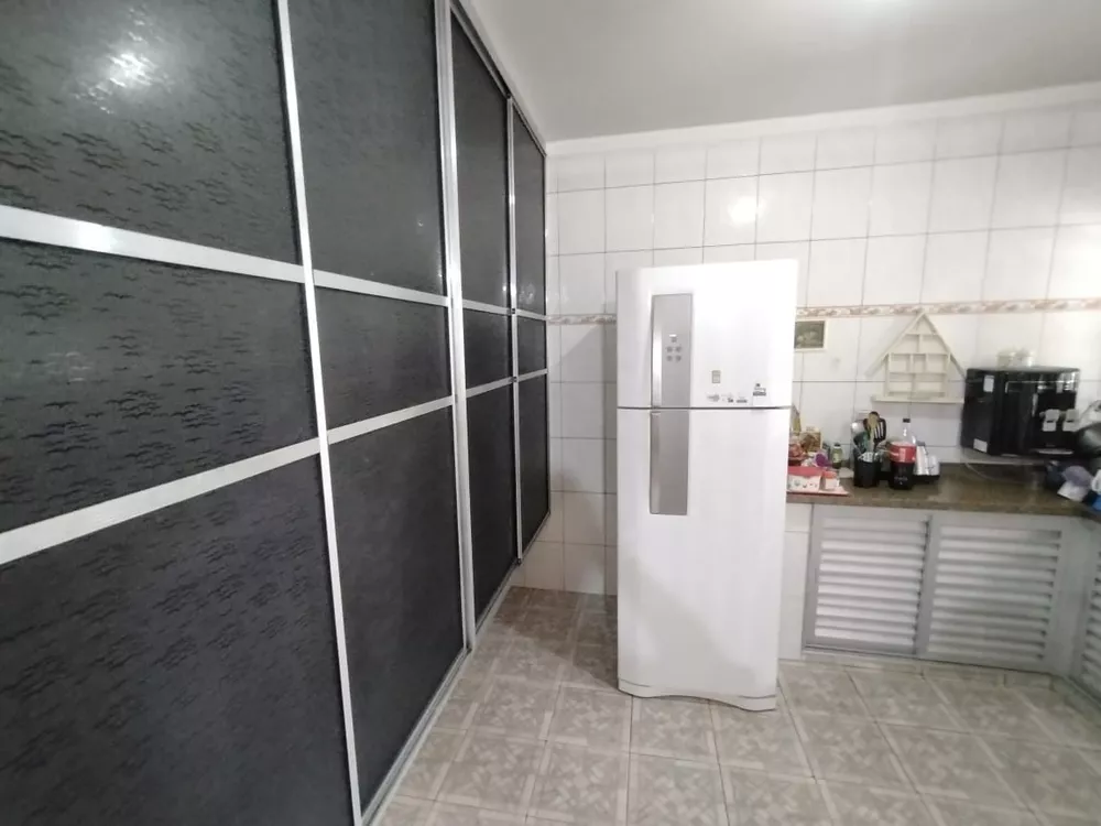 Casa à venda com 3 quartos, 405m² - Foto 2