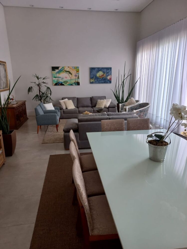 Casa à venda com 4 quartos, 1875m² - Foto 2