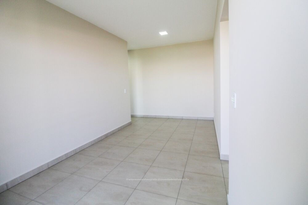 Apartamento à venda com 2 quartos, 64m² - Foto 1
