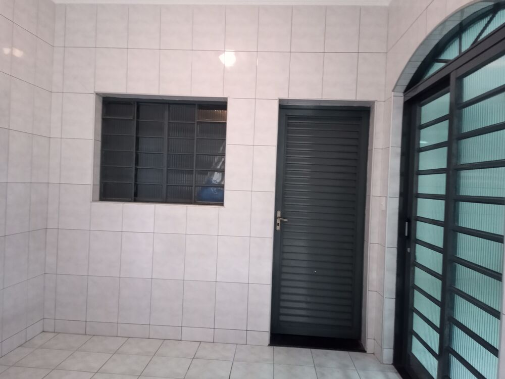 Casa à venda com 3 quartos, 200m² - Foto 2