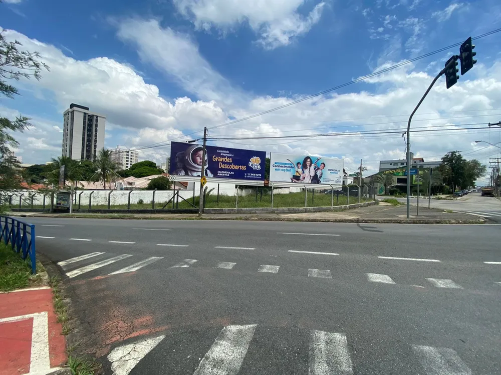 Loteamento e Condomínio, 1500 m² - Foto 1