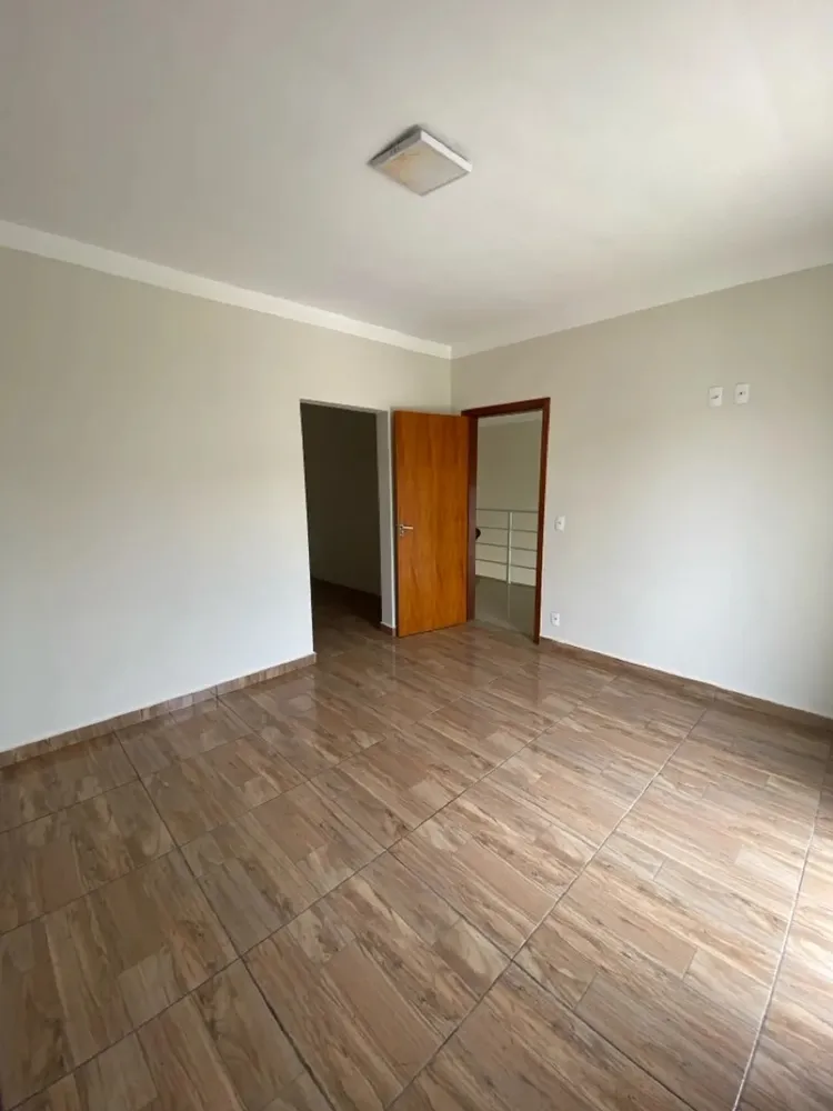 Casa, 3 quartos, 250 m² - Foto 11