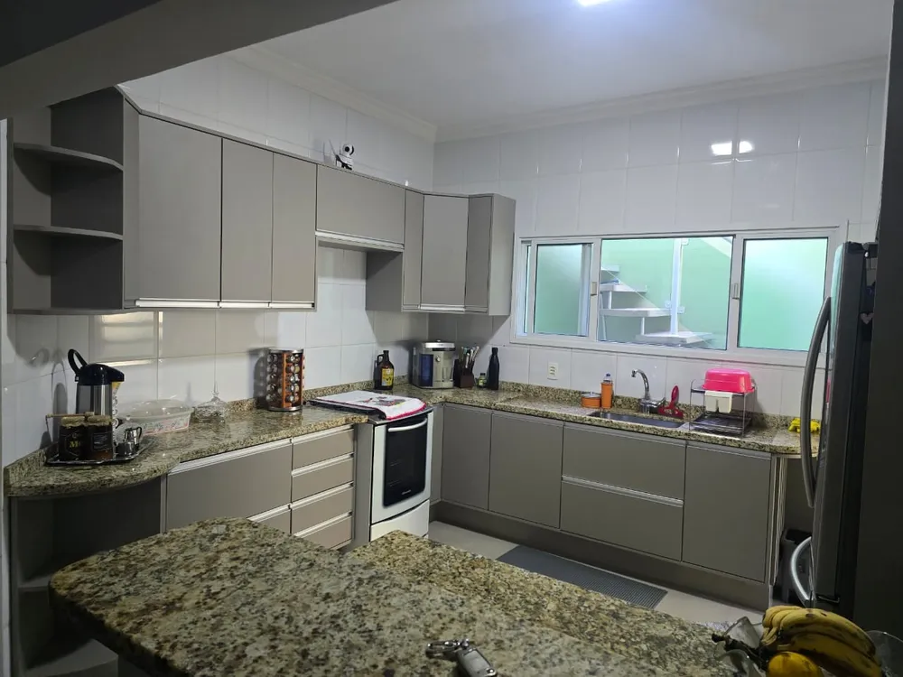 Casa, 3 quartos, 220 m² - Foto 1
