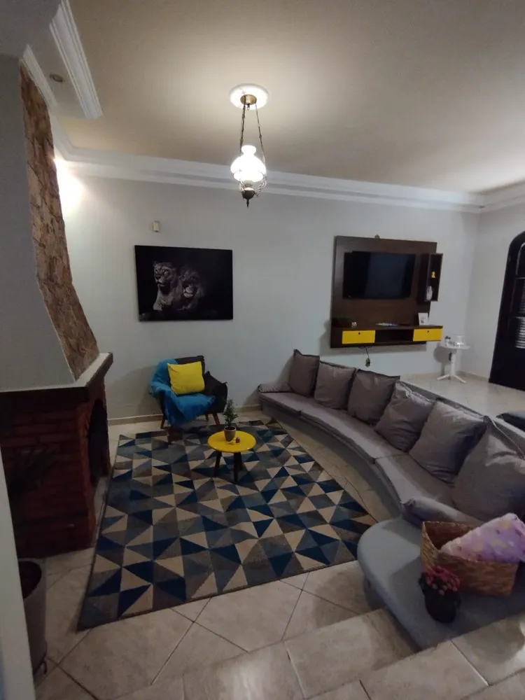 Casa, 3 quartos, 300 m² - Foto 1