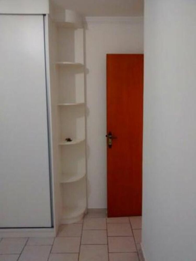 Apartamento à venda com 3 quartos, 22000m² - Foto 2