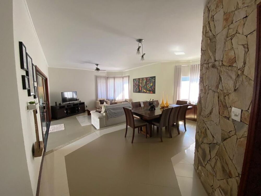 Casa, 3 quartos, 278 m² - Foto 2