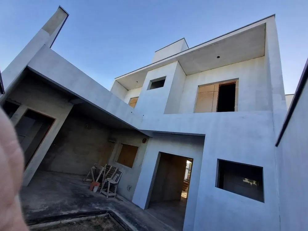 Casa, 3 quartos, 209 m² - Foto 2