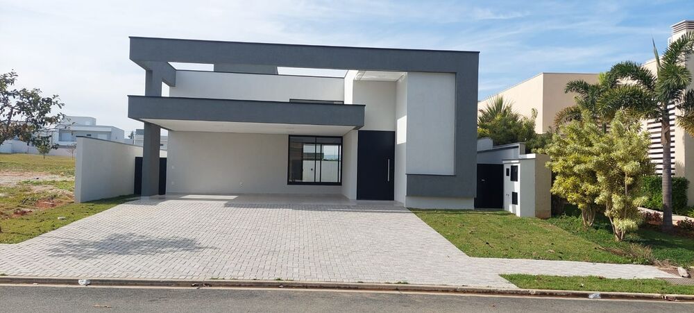 Casa à venda com 3 quartos, 248m² - Foto 1