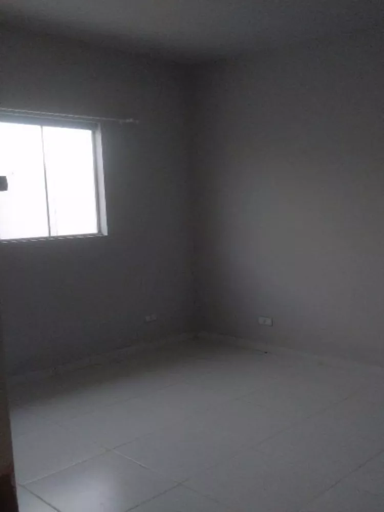 Casa à venda com 2 quartos, 125m² - Foto 2