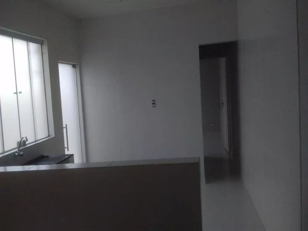 Casa à venda com 2 quartos, 125m² - Foto 4