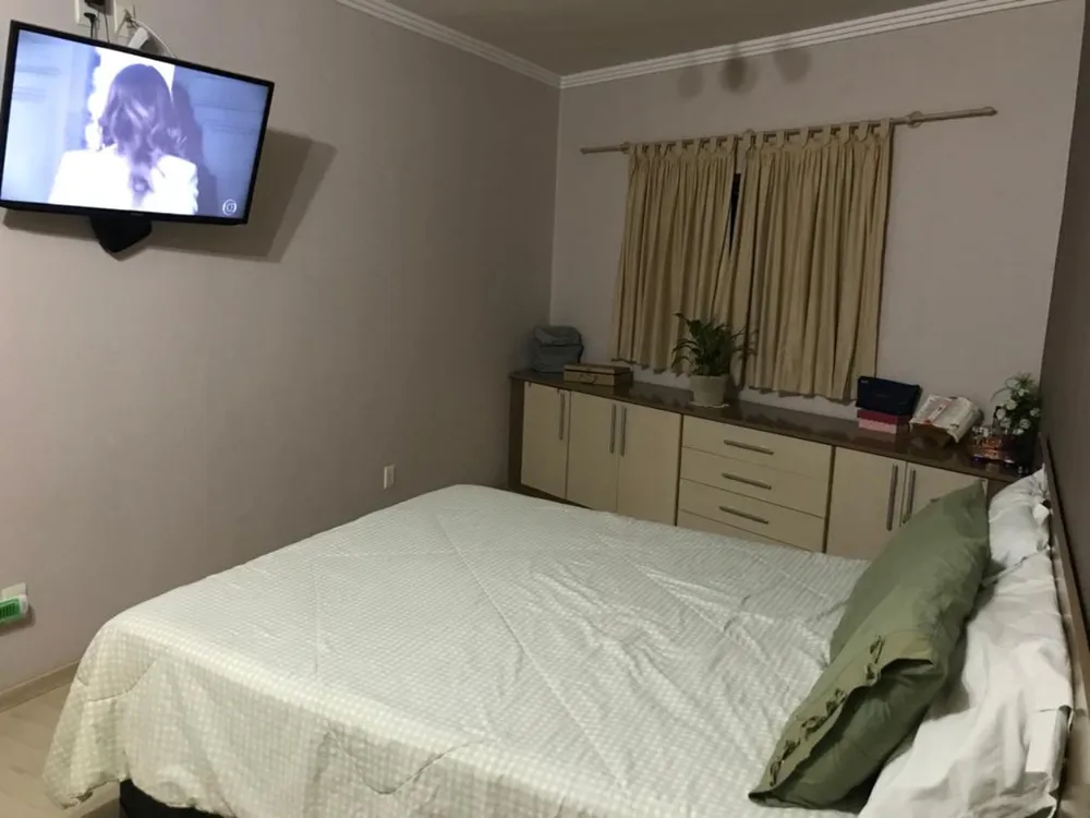 Casa, 3 quartos, 219 m² - Foto 2