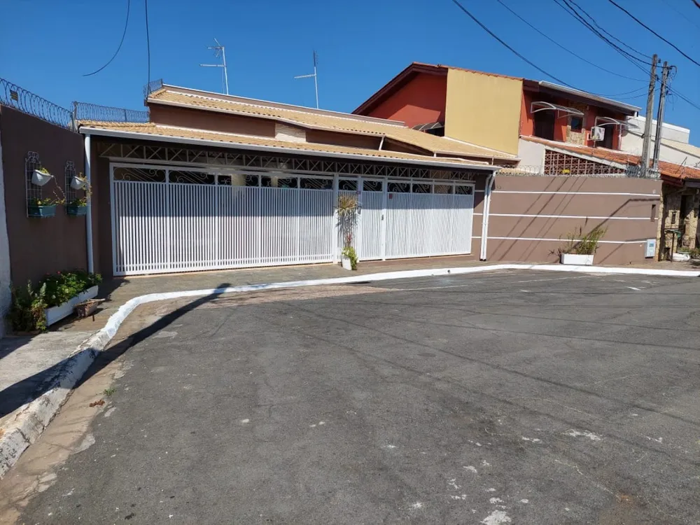 Casa, 3 quartos, 219 m² - Foto 1