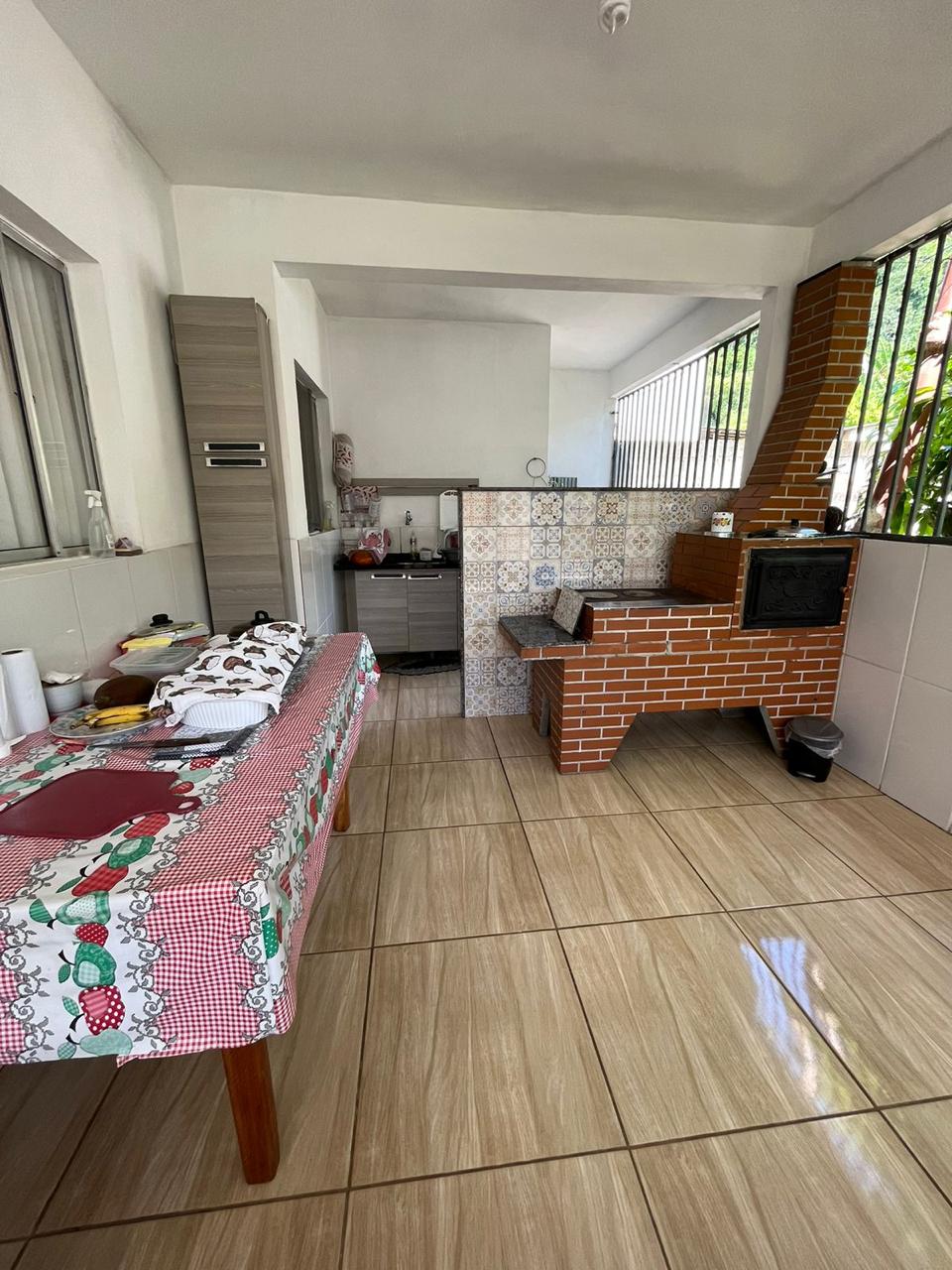 Casa à venda com 2 quartos, 200m² - Foto 1