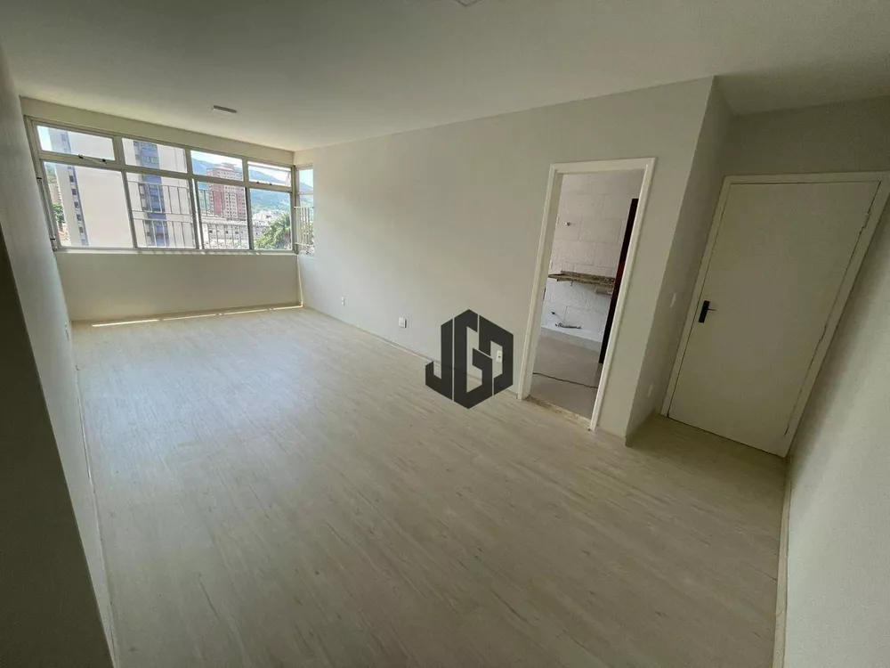 Apartamento à venda com 3 quartos, 120m² - Foto 1