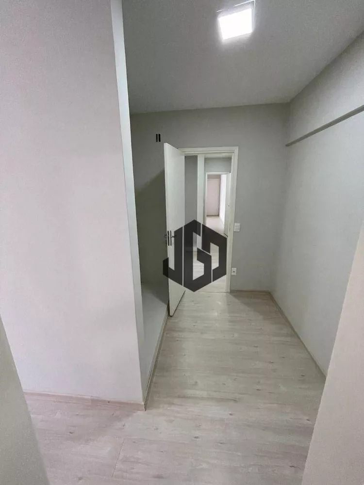 Apartamento à venda com 3 quartos, 120m² - Foto 3