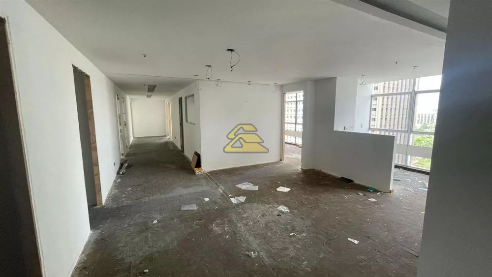 Sala-Conjunto, 300 m² - Foto 1