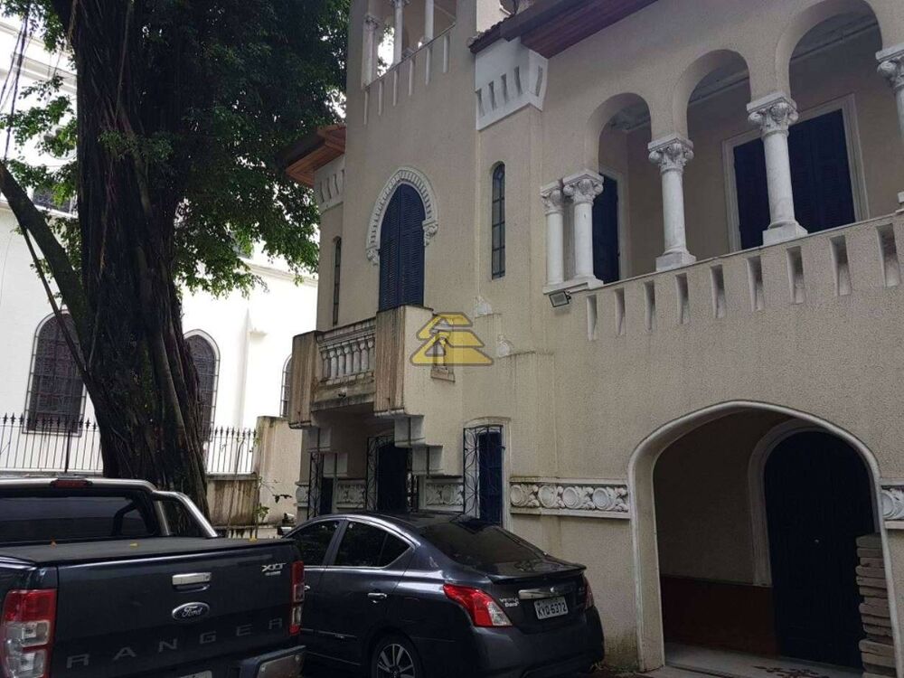 Prédio Inteiro para alugar com 8 quartos, 400m² - Foto 2