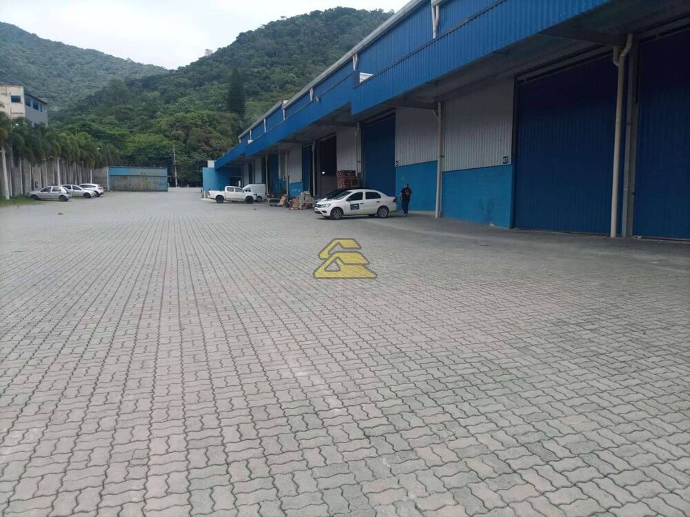 Depósito-Galpão-Armazém para alugar, 550m² - Foto 1