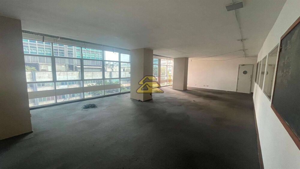 Sala-Conjunto, 300 m² - Foto 1