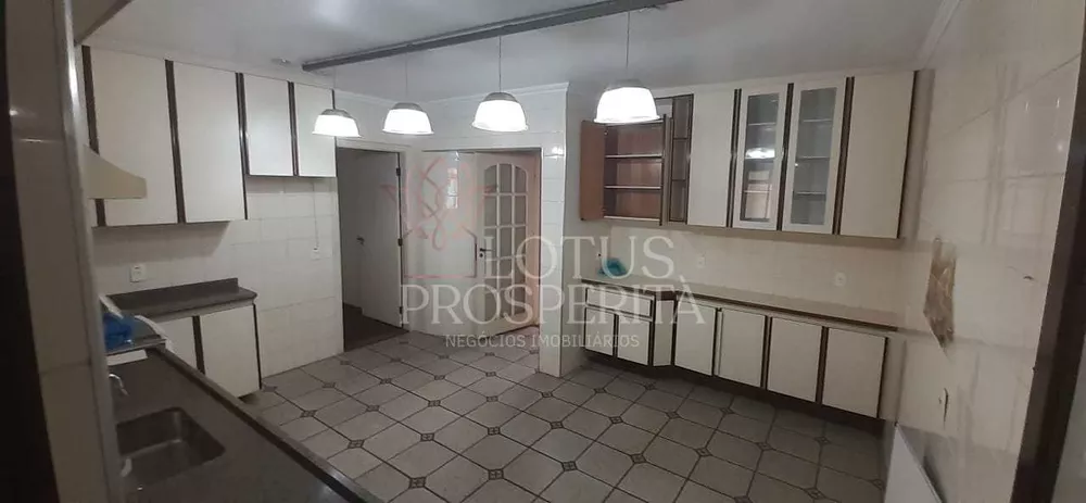 Apartamento à venda com 3 quartos, 214m² - Foto 11