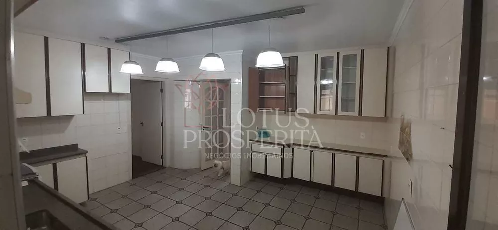 Apartamento à venda com 3 quartos, 214m² - Foto 7