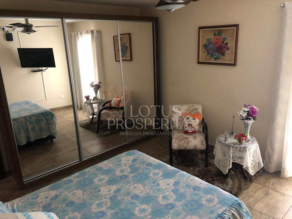 Sobrado, 4 quartos, 240 m² - Foto 2