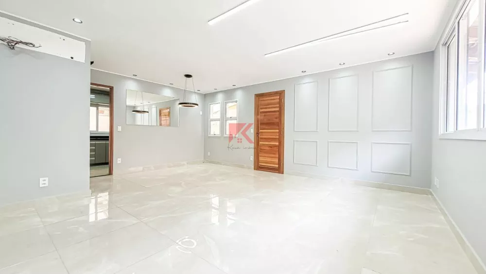 Casa de Condomínio à venda com 4 quartos, 203m² - Foto 1