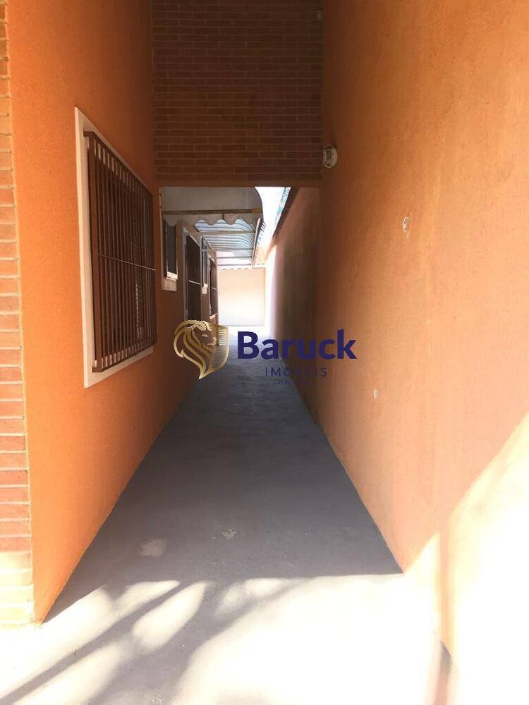 Casa à venda com 3 quartos, 232m² - Foto 4