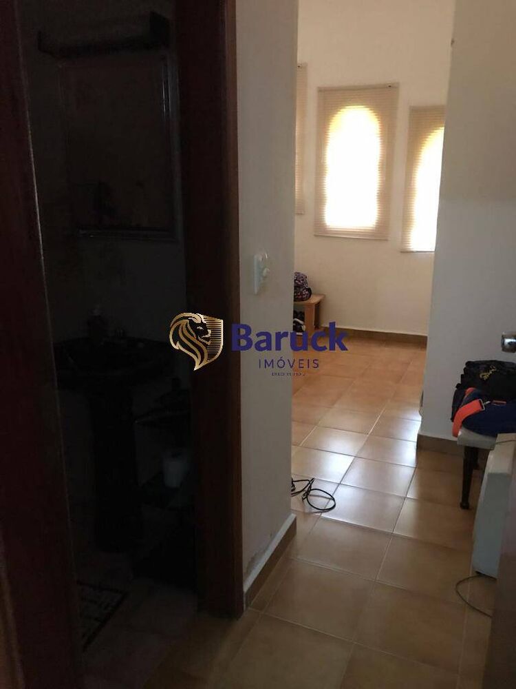 Casa à venda com 3 quartos, 232m² - Foto 9
