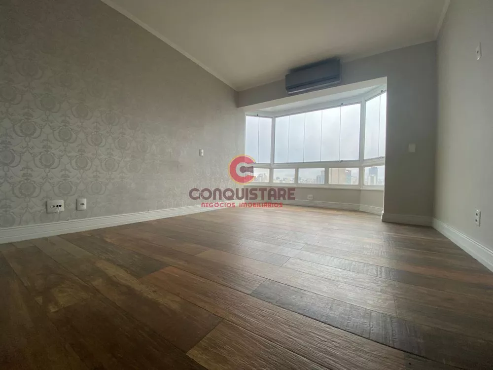 Apartamento, 3 quartos, 250 m² - Foto 1