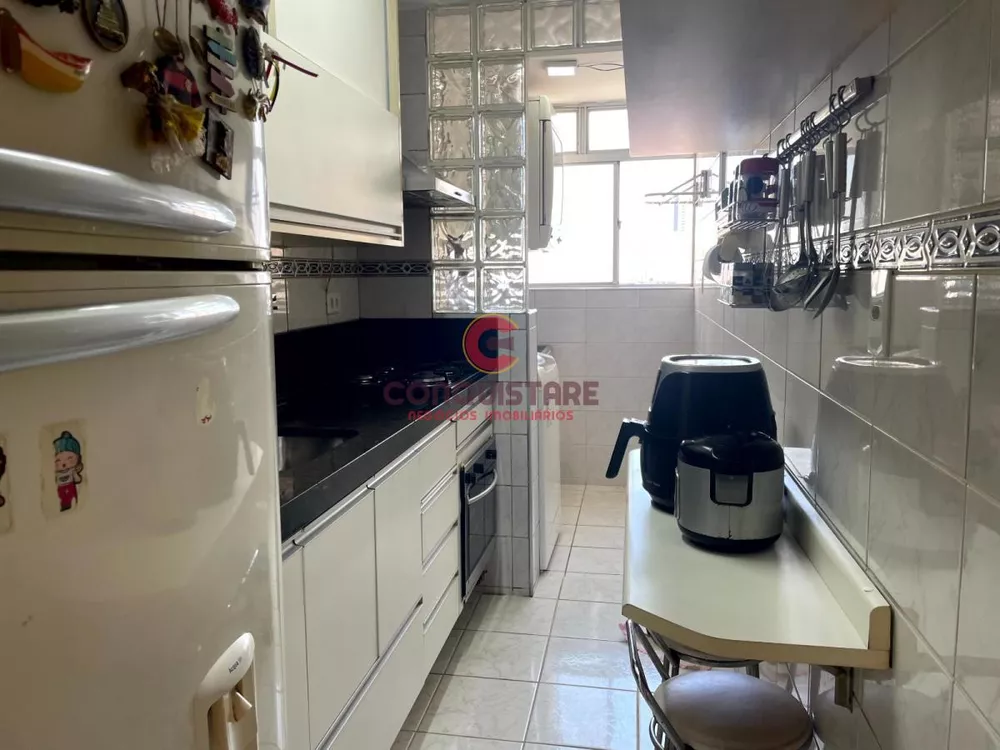 Apartamento à venda com 2 quartos, 61m² - Foto 3