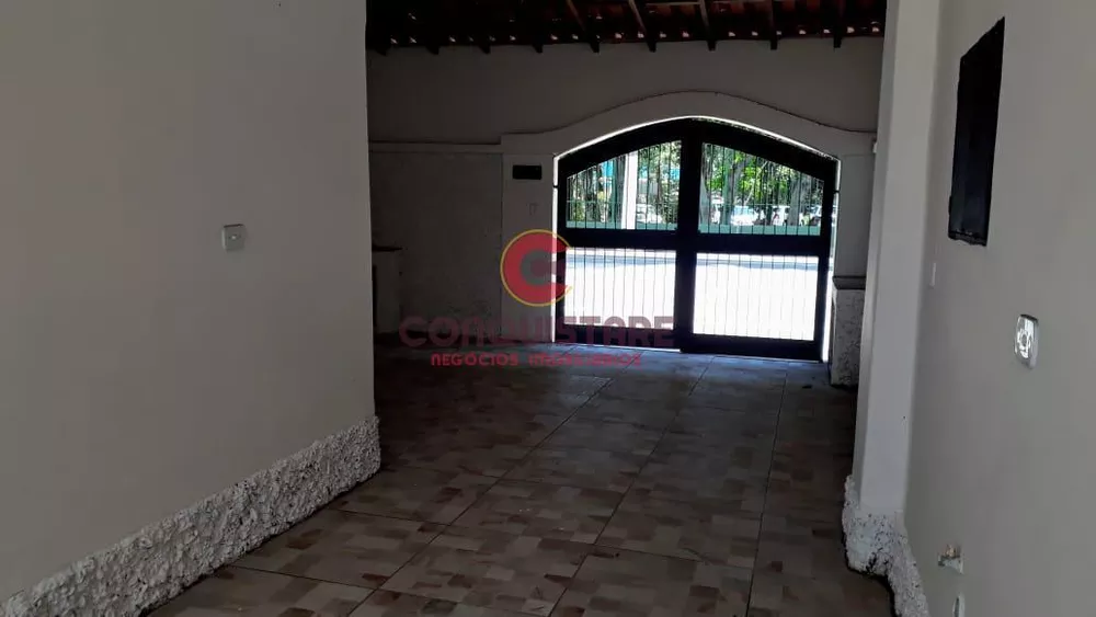 Sobrado à venda com 4 quartos, 240m² - Foto 4