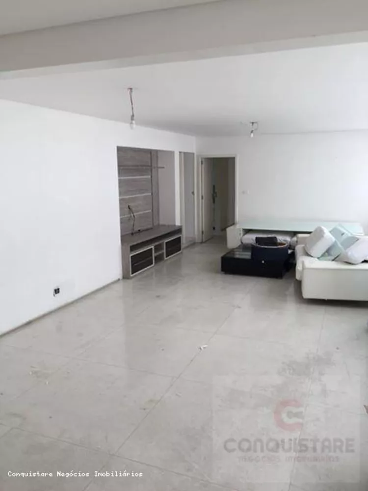 Apartamento à venda com 3 quartos, 141m² - Foto 2