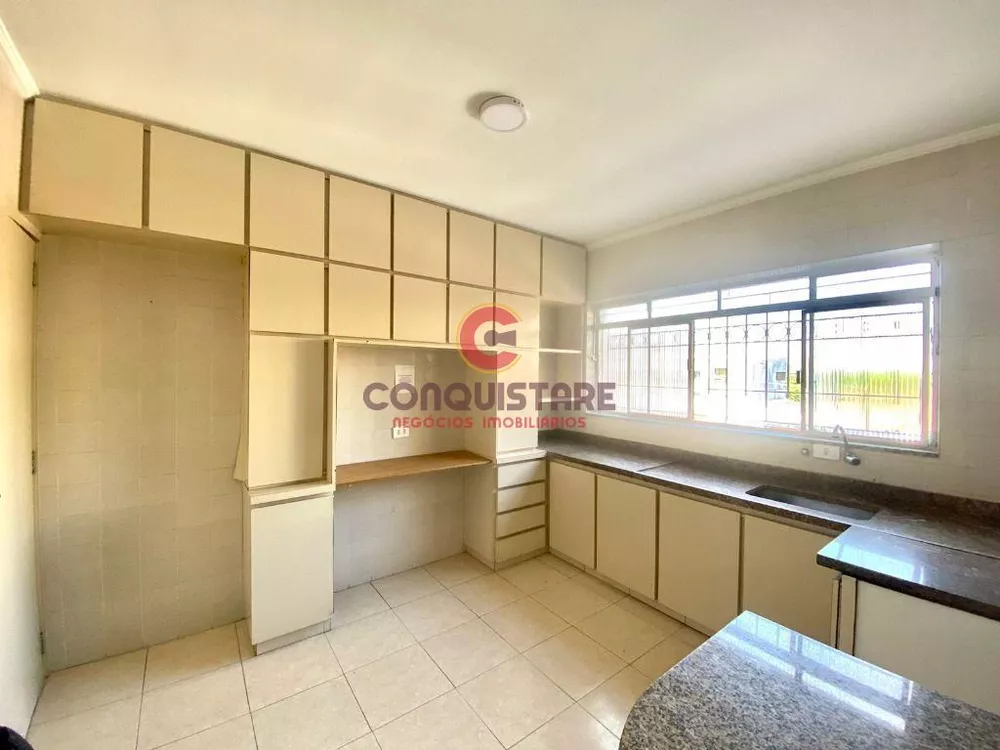 Sobrado à venda com 2 quartos, 190m² - Foto 3