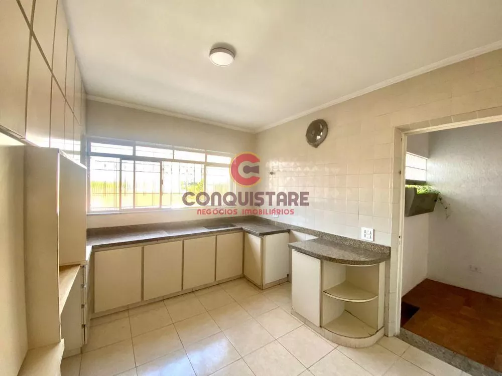 Sobrado à venda com 2 quartos, 190m² - Foto 4