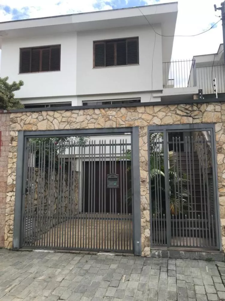 Casa à venda com 3 quartos, 140m² - Foto 1