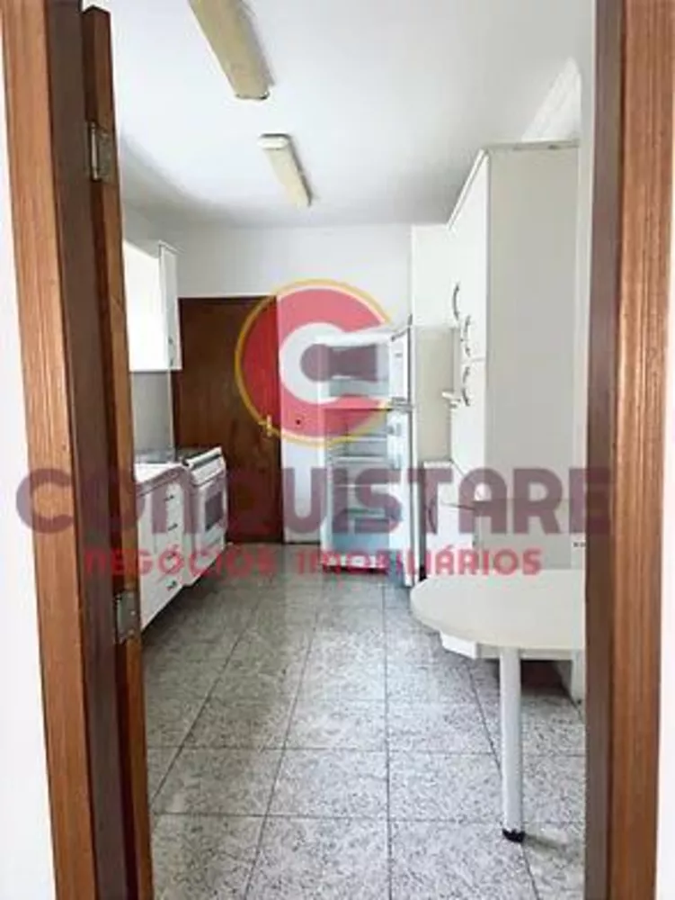 Casa para alugar com 3 quartos, 490m² - Foto 4