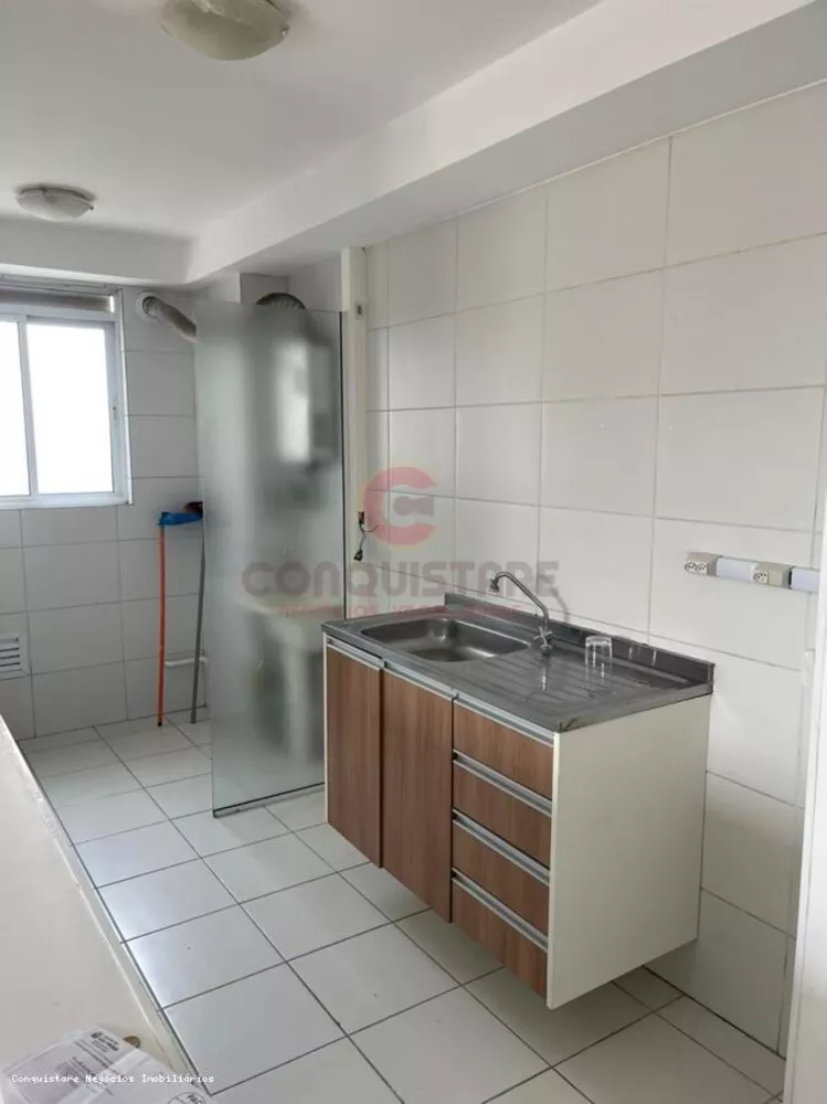 Apartamento à venda com 3 quartos, 75m² - Foto 2