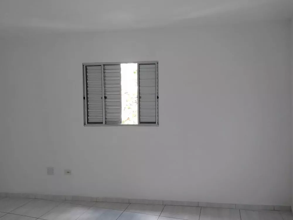 Apartamento para alugar com 2 quartos, 75m² - Foto 3