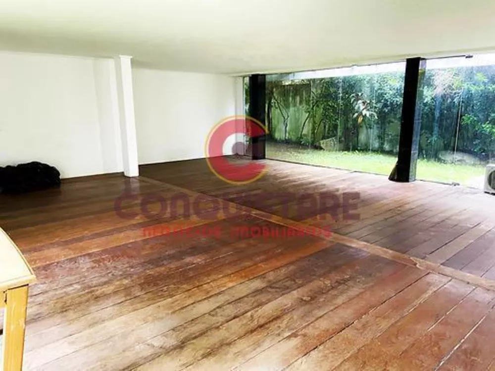 Casa para alugar com 4 quartos, 949m² - Foto 1