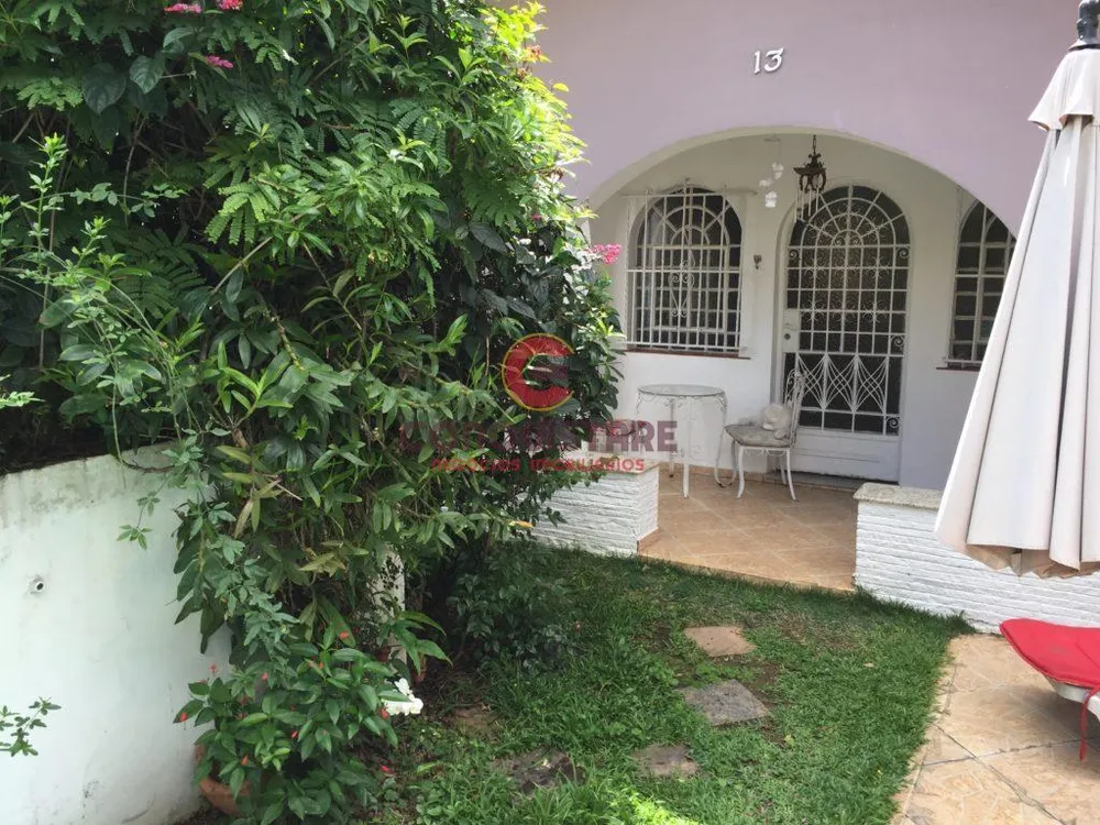 Casa, 6 quartos, 260 m² - Foto 1