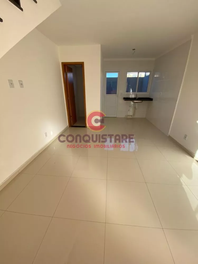 Sobrado à venda com 2 quartos, 60m² - Foto 1