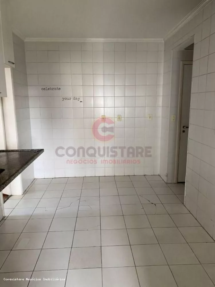 Apartamento para alugar com 3 quartos, 186m² - Foto 3