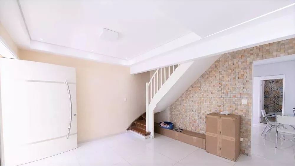 Casa para alugar com 2 quartos, 190m² - Foto 4