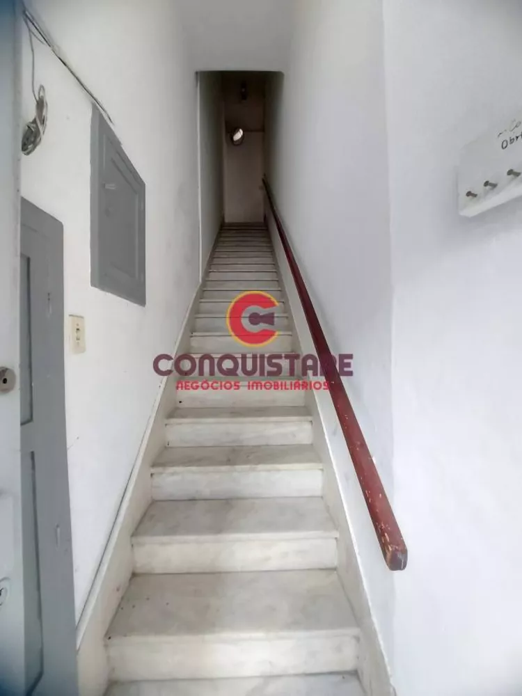 Casa à venda com 2 quartos, 100m² - Foto 1