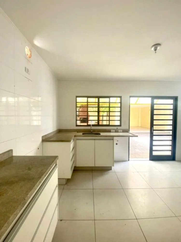 Sobrado, 6 quartos, 224 m² - Foto 3
