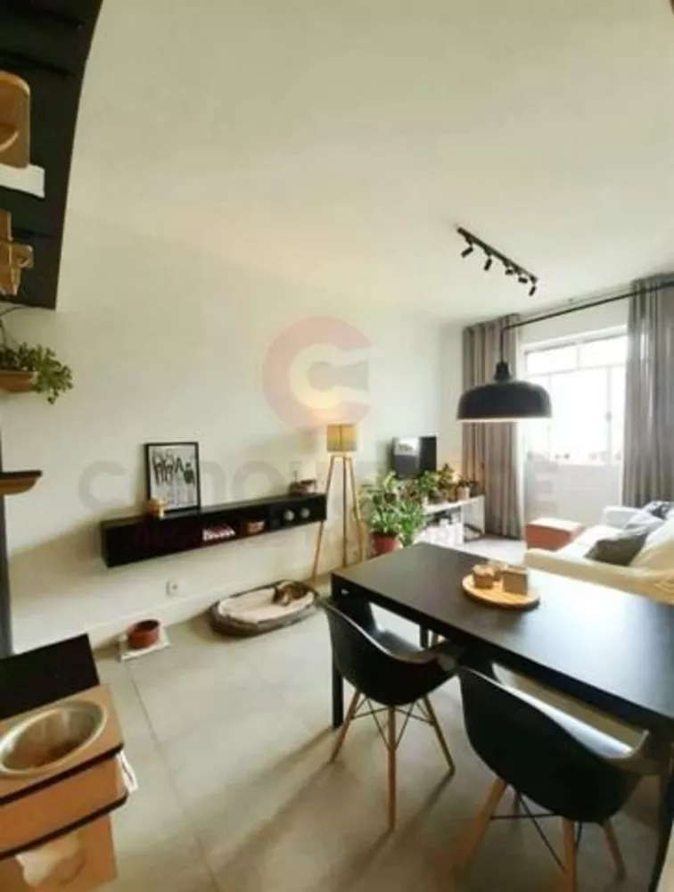 Apartamento à venda com 2 quartos, 62m² - Foto 1