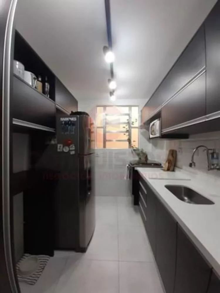 Apartamento à venda com 2 quartos, 62m² - Foto 12