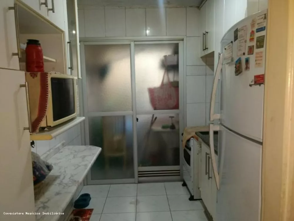 Apartamento à venda com 3 quartos - Foto 2