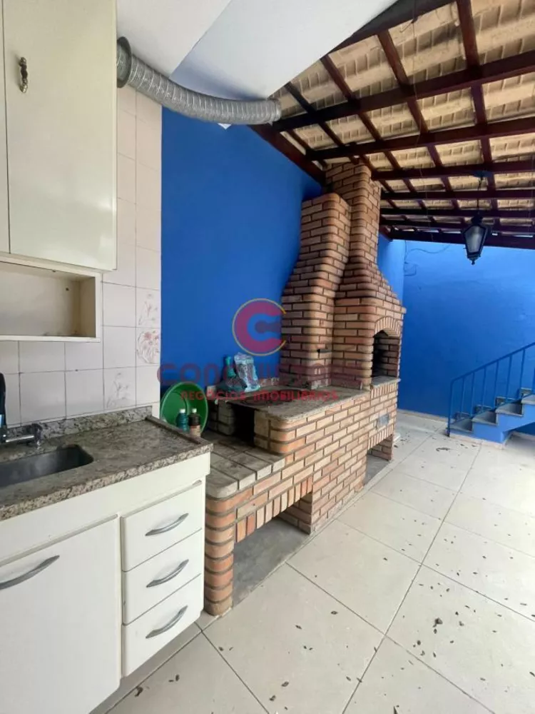 Sobrado à venda com 2 quartos, 285m² - Foto 1